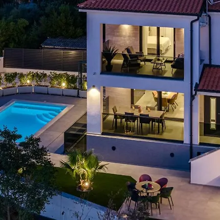 Antares By Guide Пула