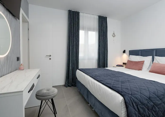 Вилла Antares By Guide Пула