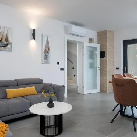 Villa Antares By Guide