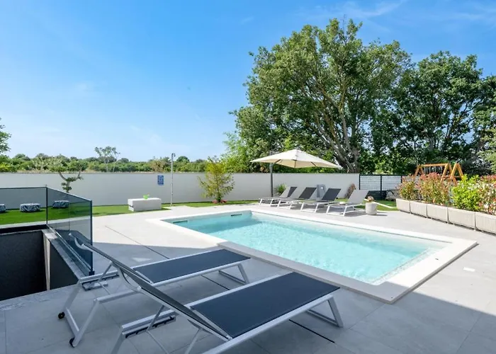 Villa Antares By Guide Póla