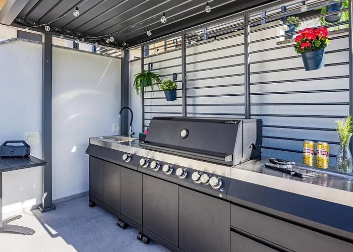 Antares By Guide Pula